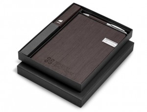 Oakridge Eight Gift Set - Brown Only
Code: GIFTSET-7358-BN